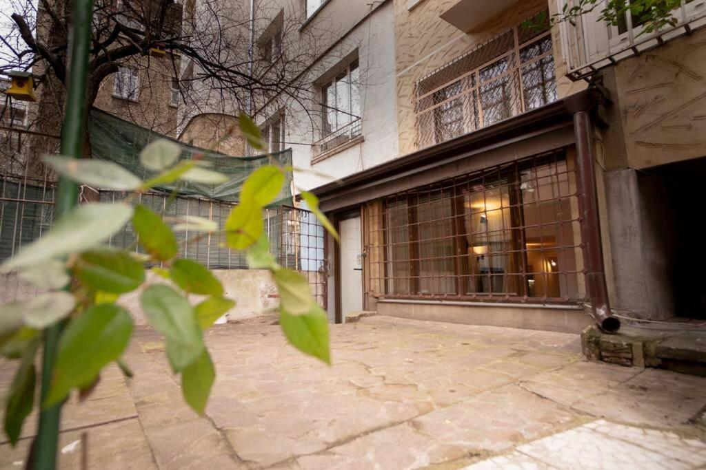 Studio With Courtyard Just Steps Away Vitosha Str ソフィア エクステリア 写真
